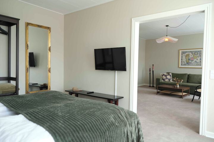Room 136 of 214