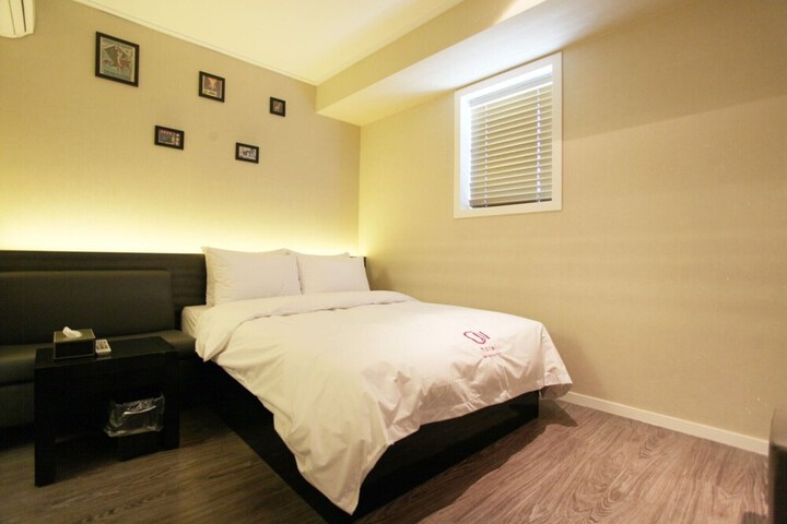 Room 53 of 71