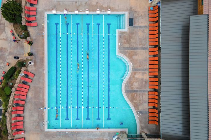 Exercise/lap pool