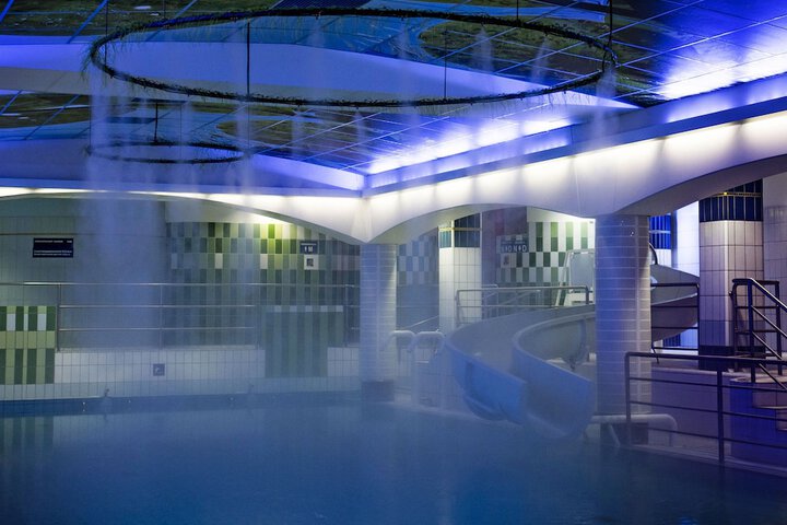 Hotel Pool