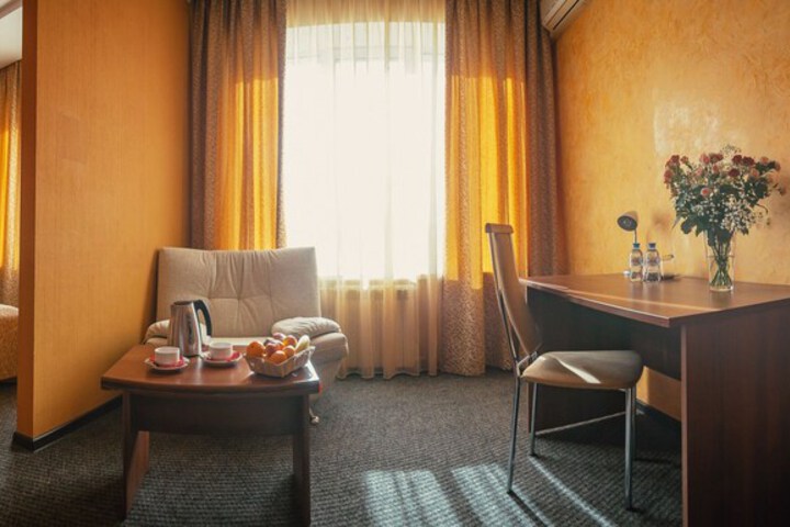 Room 16 of 28