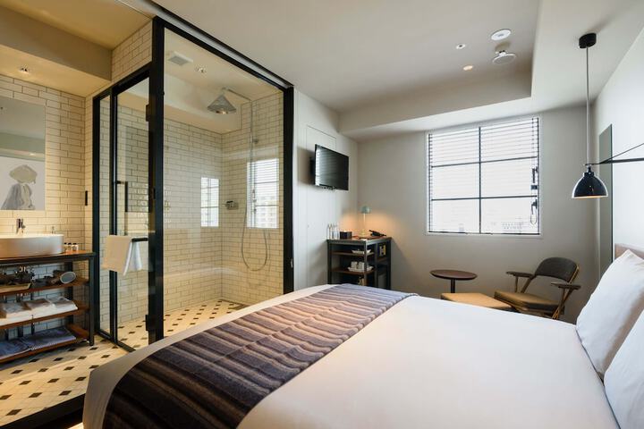 Room 6 of 55
