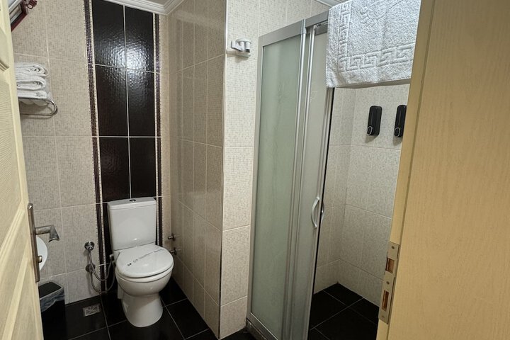 Room 25 of 39