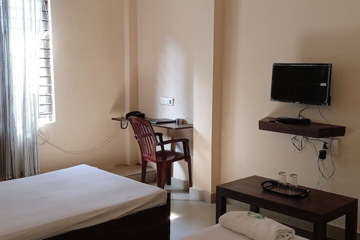 Room 12 of 37