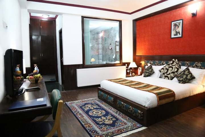 Room 6 of 21