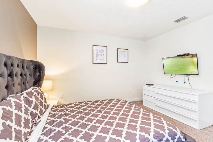 Room 42 of 216