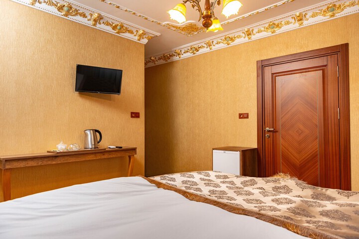 Room 8 of 35