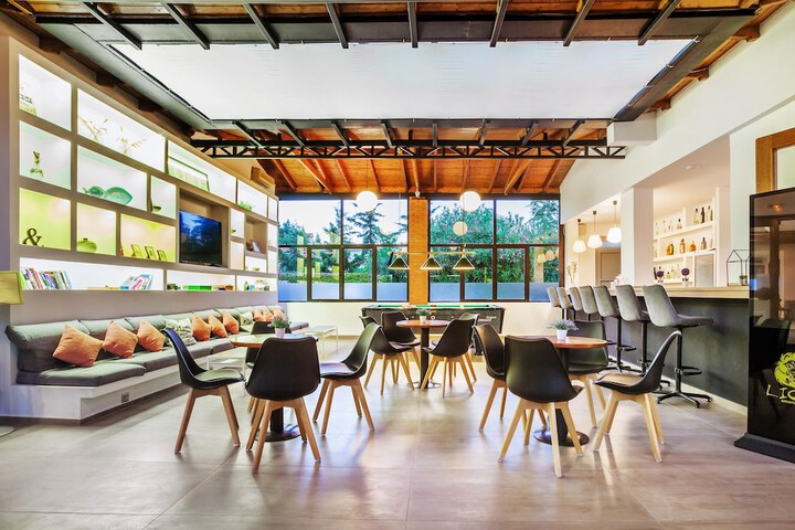 Guest Lobby