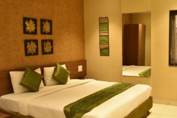 Room 27 of 54