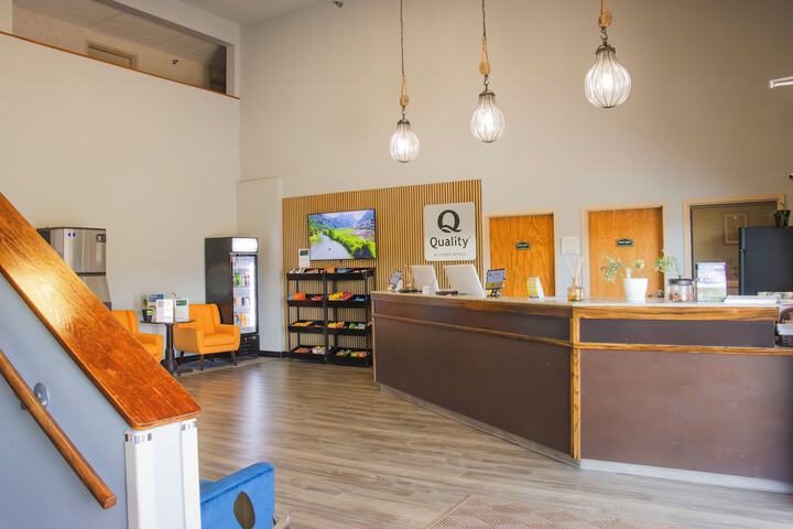 Guest Lobby