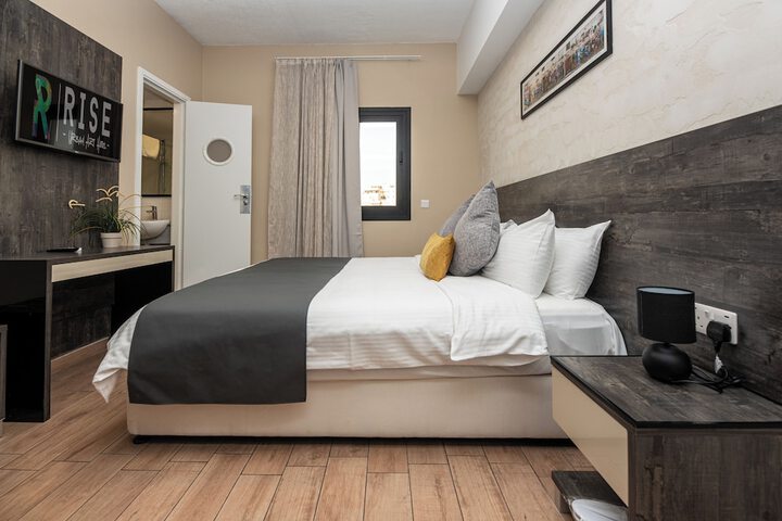 Room 48 of 216
