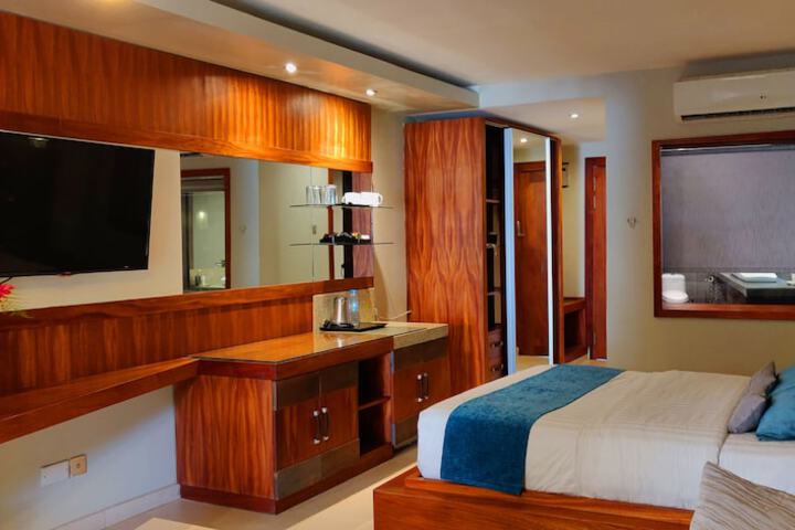 Room 25 of 117