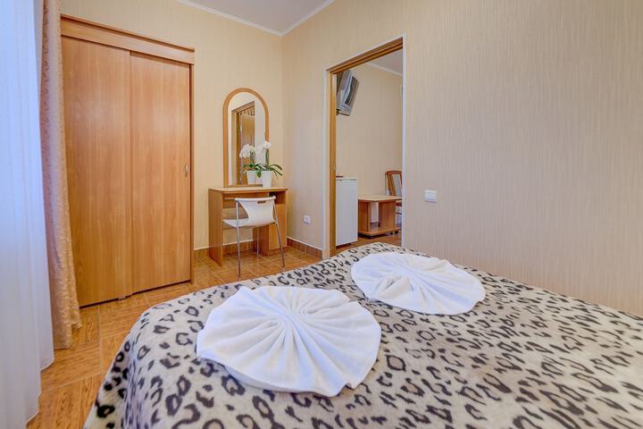 Room 15 of 27