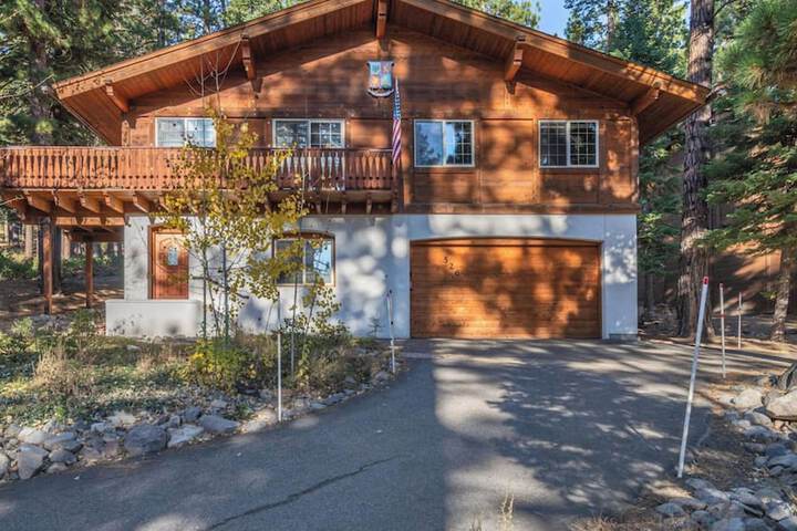 Image of Wolfs Lair by Avantstay Swiss Chalet w / Private Hot Tub & Access to Northstar Resort Community