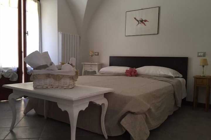 Room 4 of 48