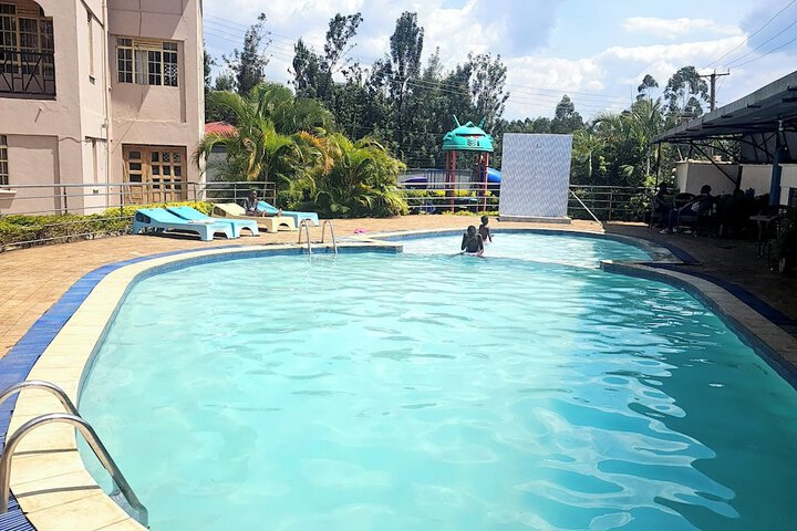 Pool 25 of 43