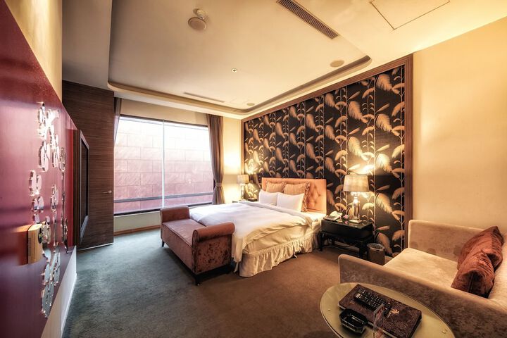 Room 35 of 69