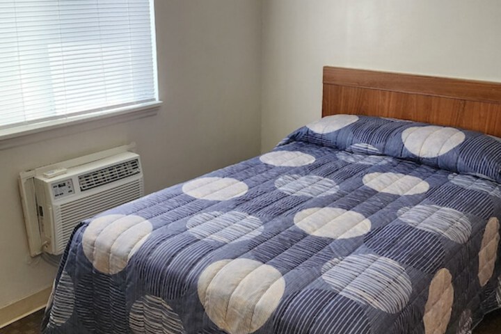 Room 2 of 7