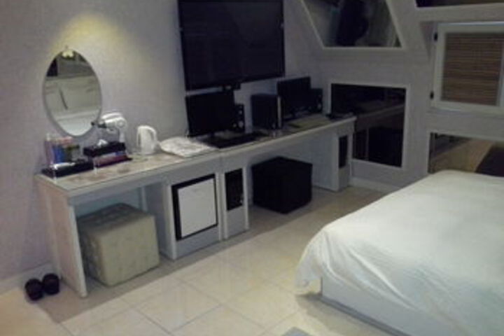 Room 45 of 68