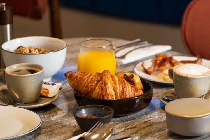 Breakfast/Coffee Service 97 of 152