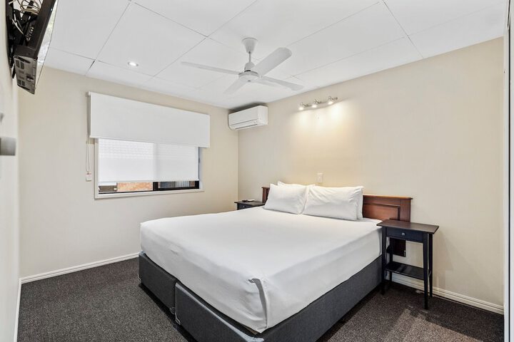Room 19 of 90