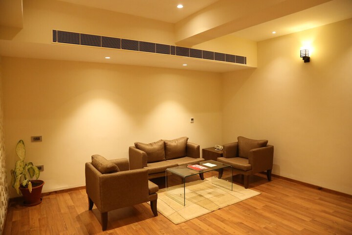 Room 16 of 39