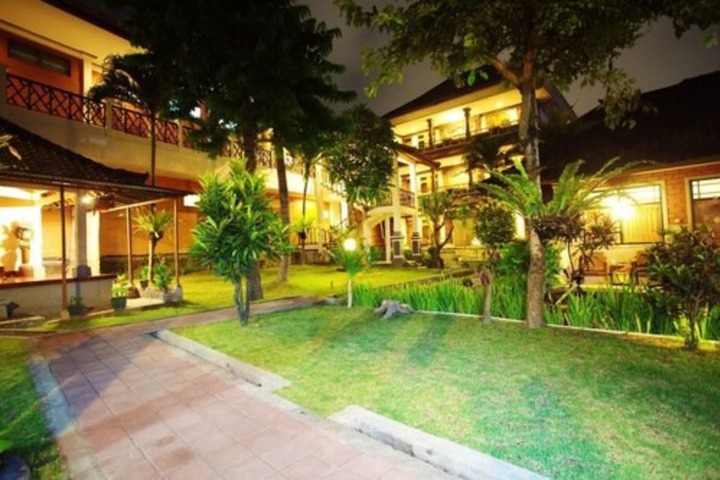 Hotel Exterior 46 of 57