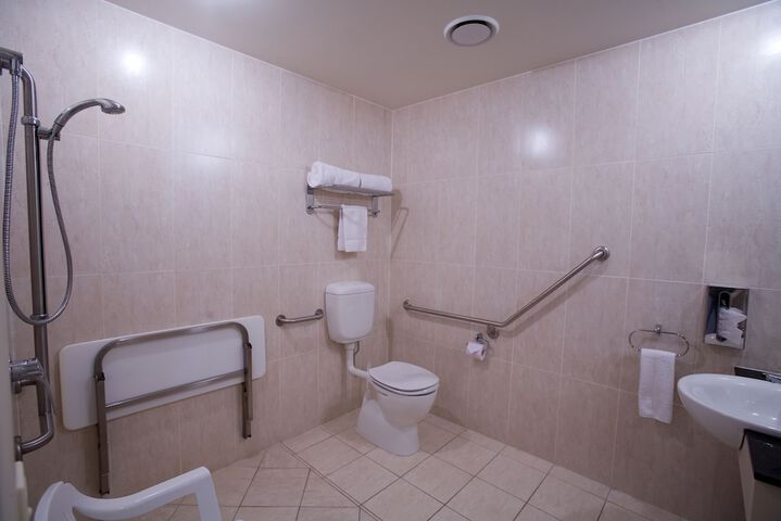 Room 17 of 37