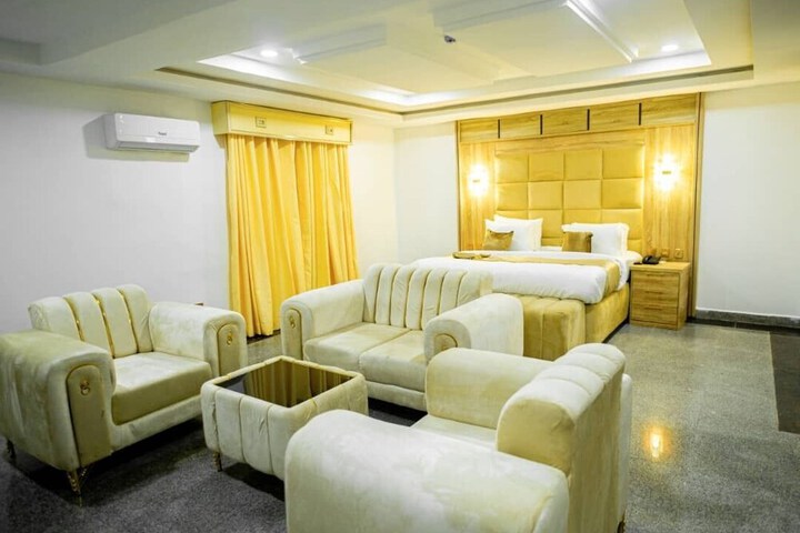 Room 5 of 25