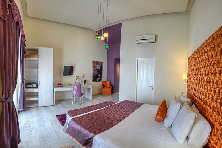 Room 5 of 33