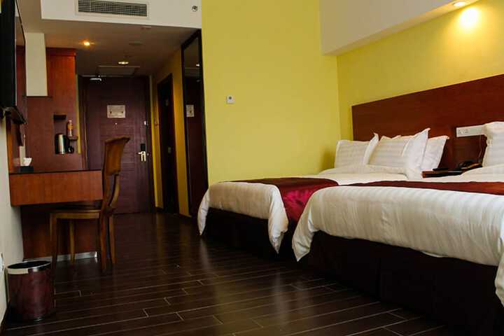 Room 5 of 30