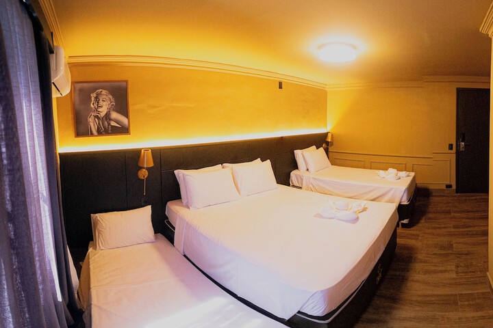 Room 8 of 30