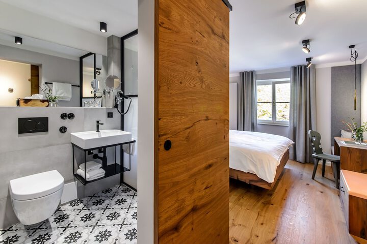 Room 45 of 117
