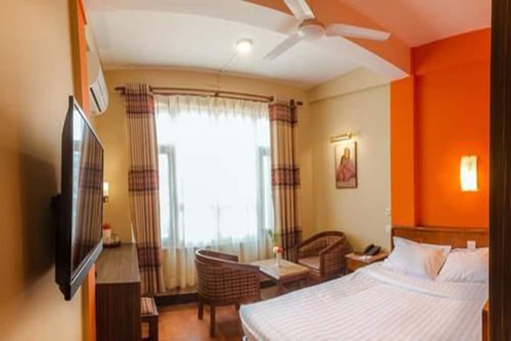 Room 4 of 35