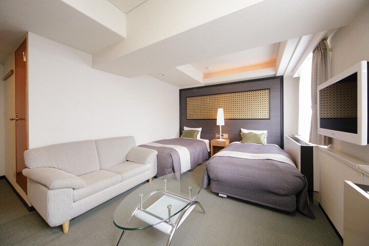 Room 12 of 60