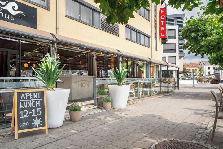 Dining Photos