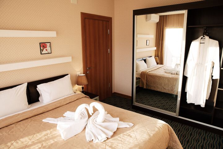 Room 16 of 46