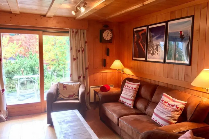 Room 3 of 10