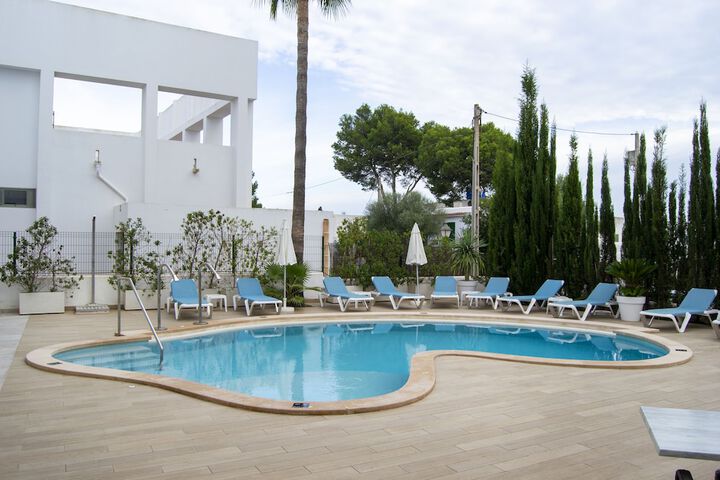 Pool 40 of 86