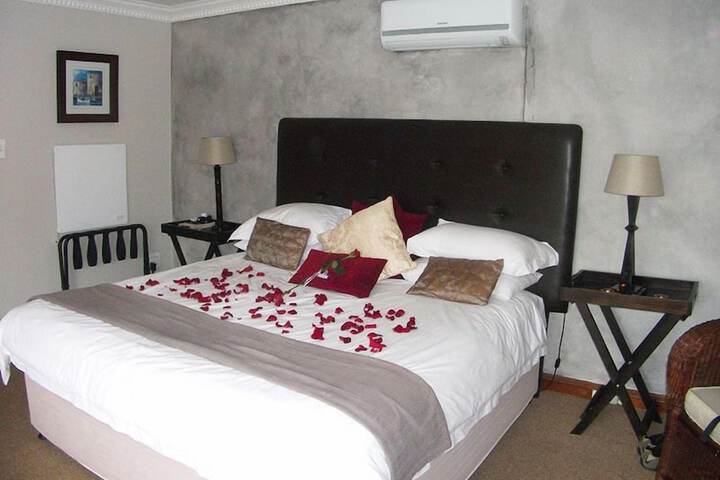 Room 8 of 52