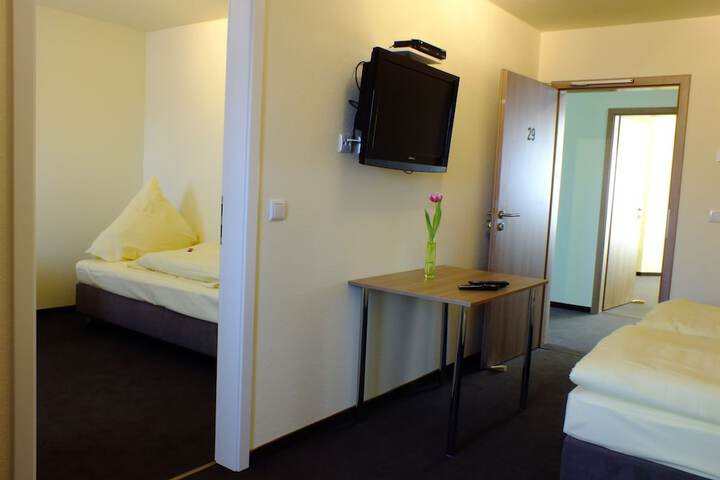 Room 3 of 35