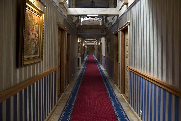 Ballroom/Hall 38 of 52