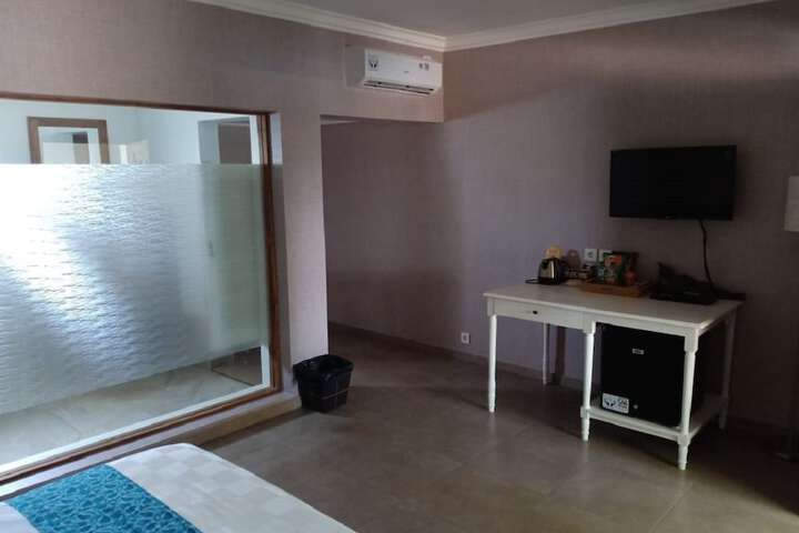 Room 15 of 90
