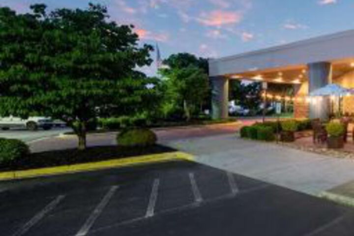 Econo Lodge Airport
