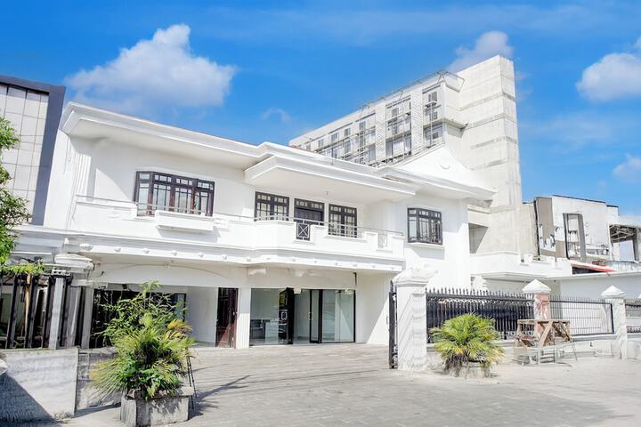 Hotel O Sm Raja Guest House