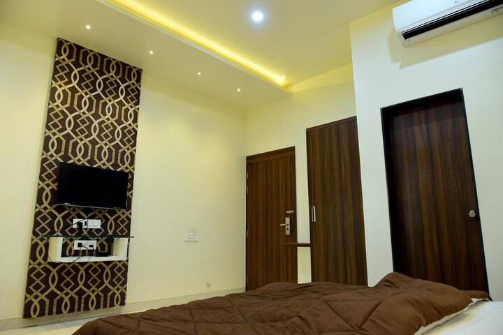 Room 26 of 43