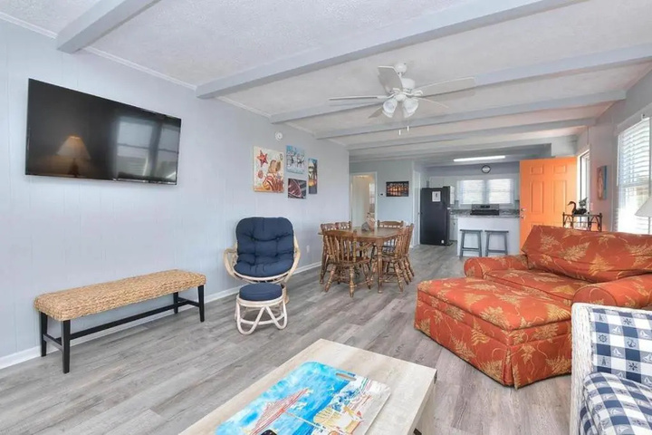 Room 4 of 20