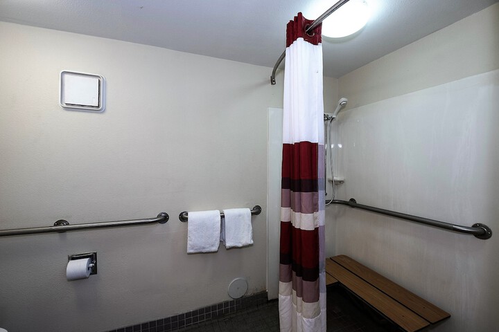 Deluxe 2 Double Beds Accessible (8 of 9)