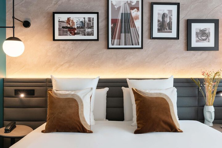 Room 11 of 79
