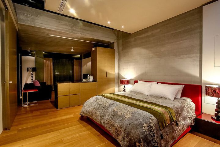 Room 12 of 43
